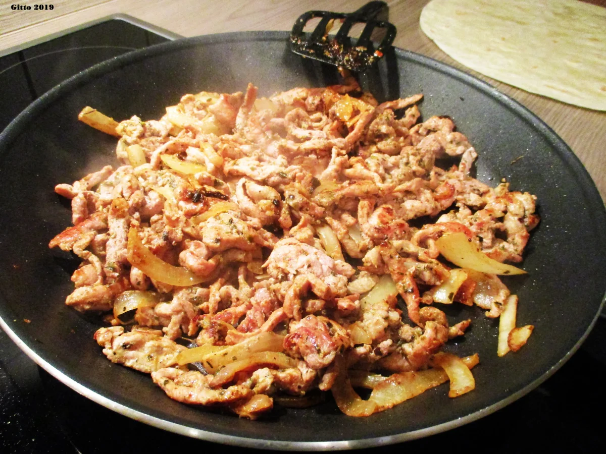 Meine Döner - Rolle mit Paprika-Feta Dip - Rezept - Bild Nr. 7138