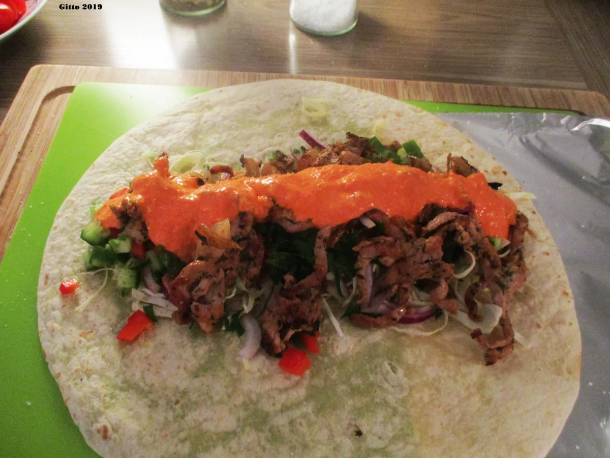 Meine Döner - Rolle mit Paprika-Feta Dip - Rezept - Bild Nr. 7140