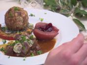 Rehragout mit Rahmpilzen, dazu Rote-Bete-Knödel auf Wirsinggemüse - Rezept - Bild Nr. 2