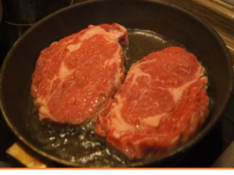 Entrecôte mit Zwiebelringen und Champignons - Rezept - Bild Nr. 7164