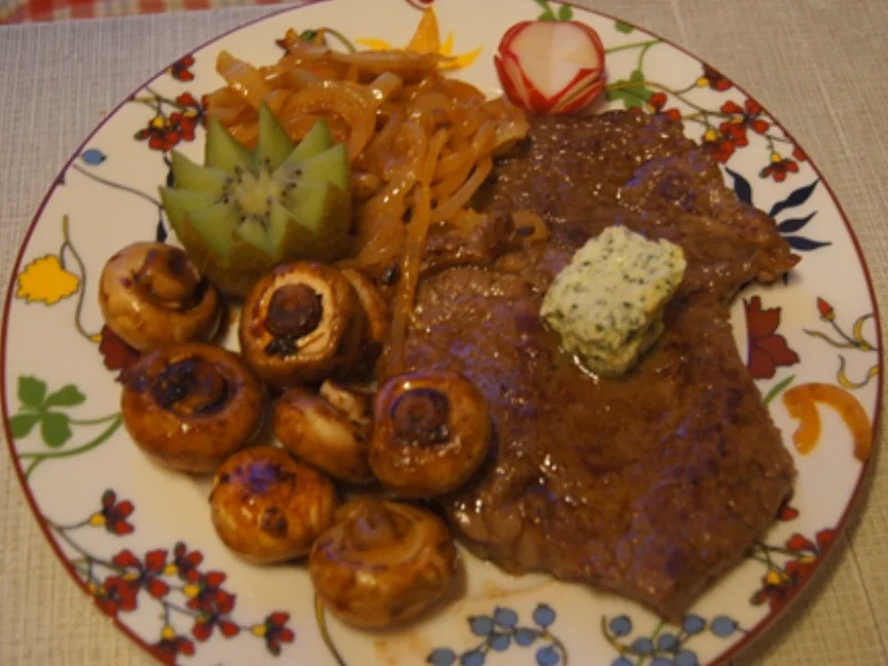 Entrecôte mit Zwiebelringen und Champignons - Rezept - Bild Nr. 7171