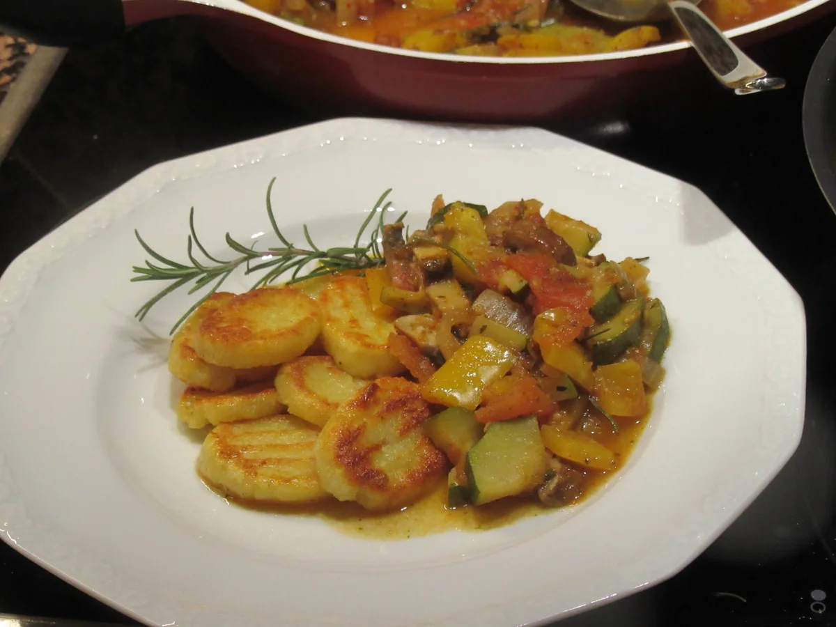 Rezept: Gemüse: Mediterranes Pfannengemüse Bild Nr. 7167 Gemüse: Mediterranes Pfannengemüse - Rezept - Bild Nr. 7167