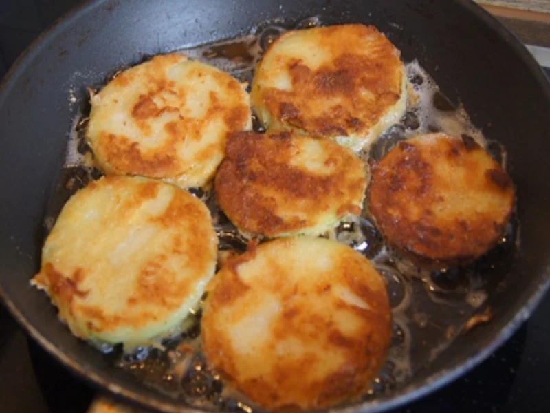 Kohlrabi-Schnitzel mit Brokkoli und Rote Bete-Sellerie-Stampf - Rezept - Bild Nr. 7162