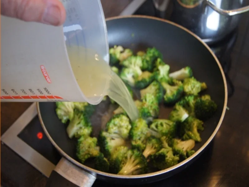 Kohlrabi-Schnitzel mit Brokkoli und Rote Bete-Sellerie-Stampf - Rezept - Bild Nr. 7169