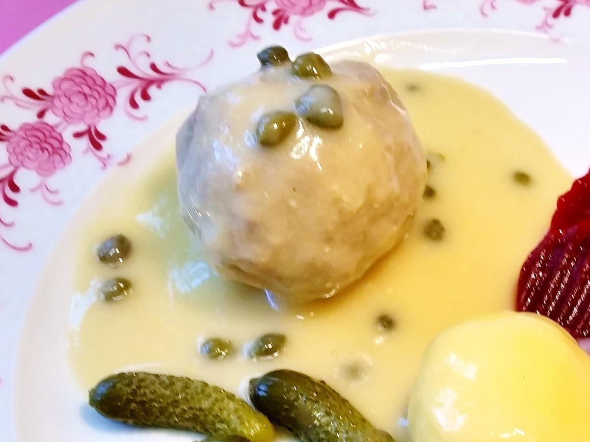 Hack Klößchen in Kapernsoße - einfach - von mimi Hack Klößchen in Kapernsoße - einfach - von mimi