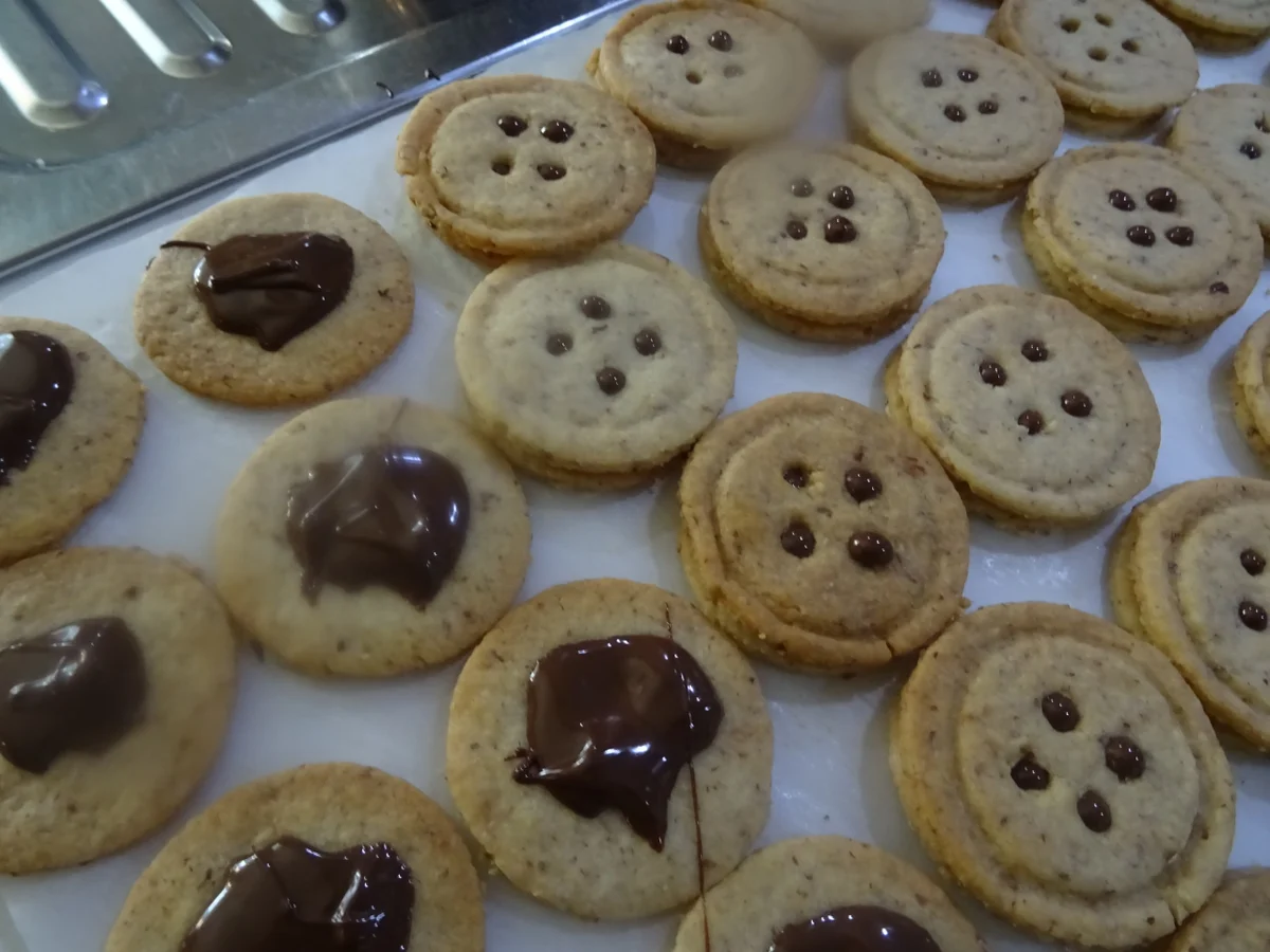 Rezept: Knusprige (Keks-)Knöpfe Bild Nr. 7173 Knusprige (Keks-)Knöpfe - Rezept - Bild Nr. 7173