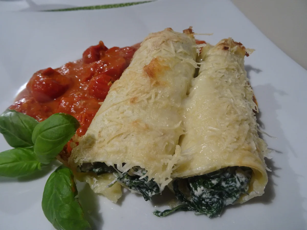 Crespelle alla Fiorentina e salsa di Pomodoro - Rezept - Bild Nr. 7195