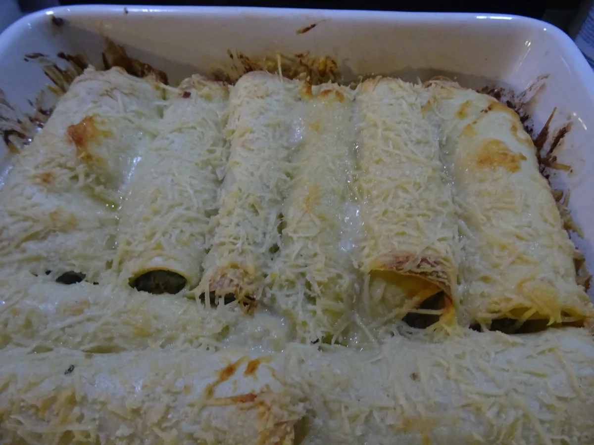 Crespelle alla Fiorentina e salsa di Pomodoro - Rezept - Bild Nr. 7196