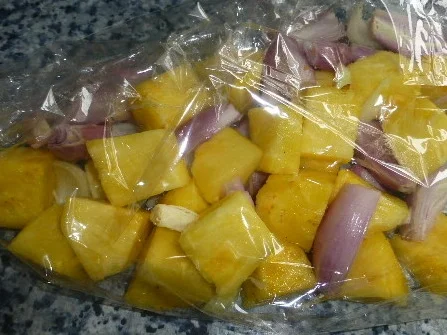 Kasseler mit fruchtigem Schalotten-Ananas-Ragout - Rezept - Bild Nr. 7197