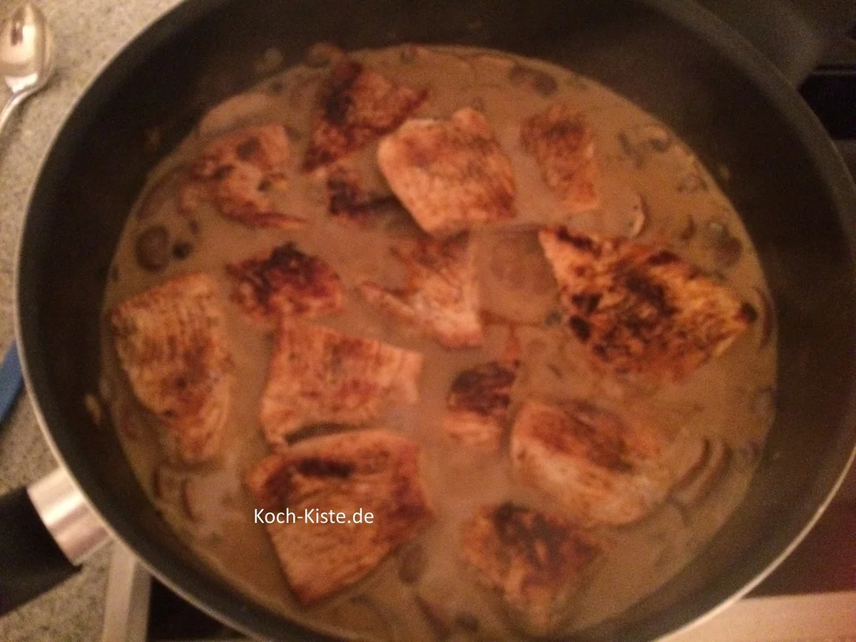 Schnitzel in Champignonsoße mit Knusperkartoffeln - Rezept - Bild Nr. 7203