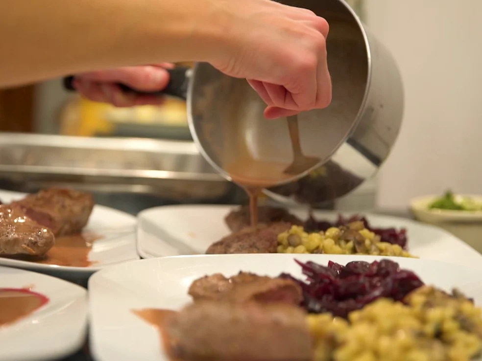 Lammlachs mit Thymian-Käseknöpfle und Rote-Beete Schalotten Gemüse - Rezept - Bild Nr. 7195