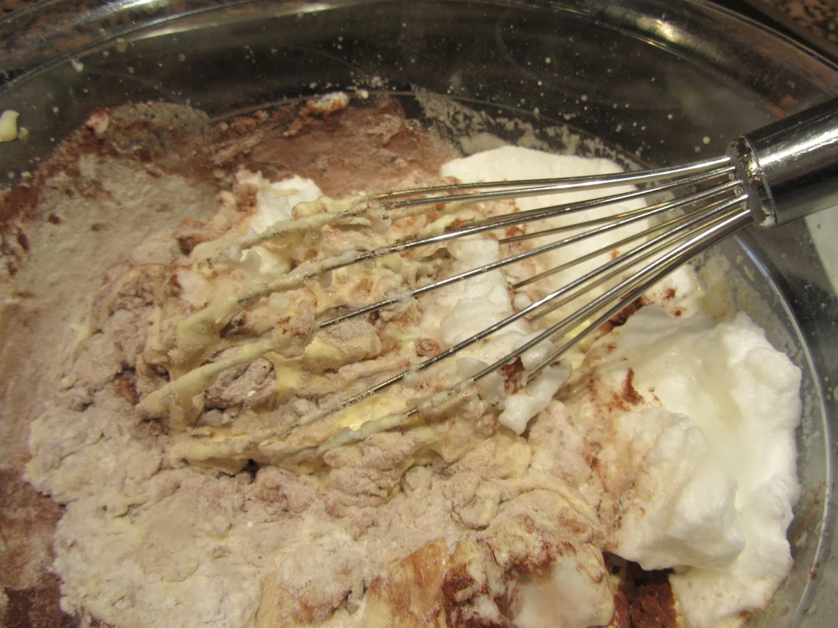 Rezept: Backen: Schokobiskuitrolle mit Johannisbeer-Schmand Bild Nr. 7201 Backen: Schokobiskuitrolle mit Johannisbeer-Schmand - Rezept - Bild Nr. 7201