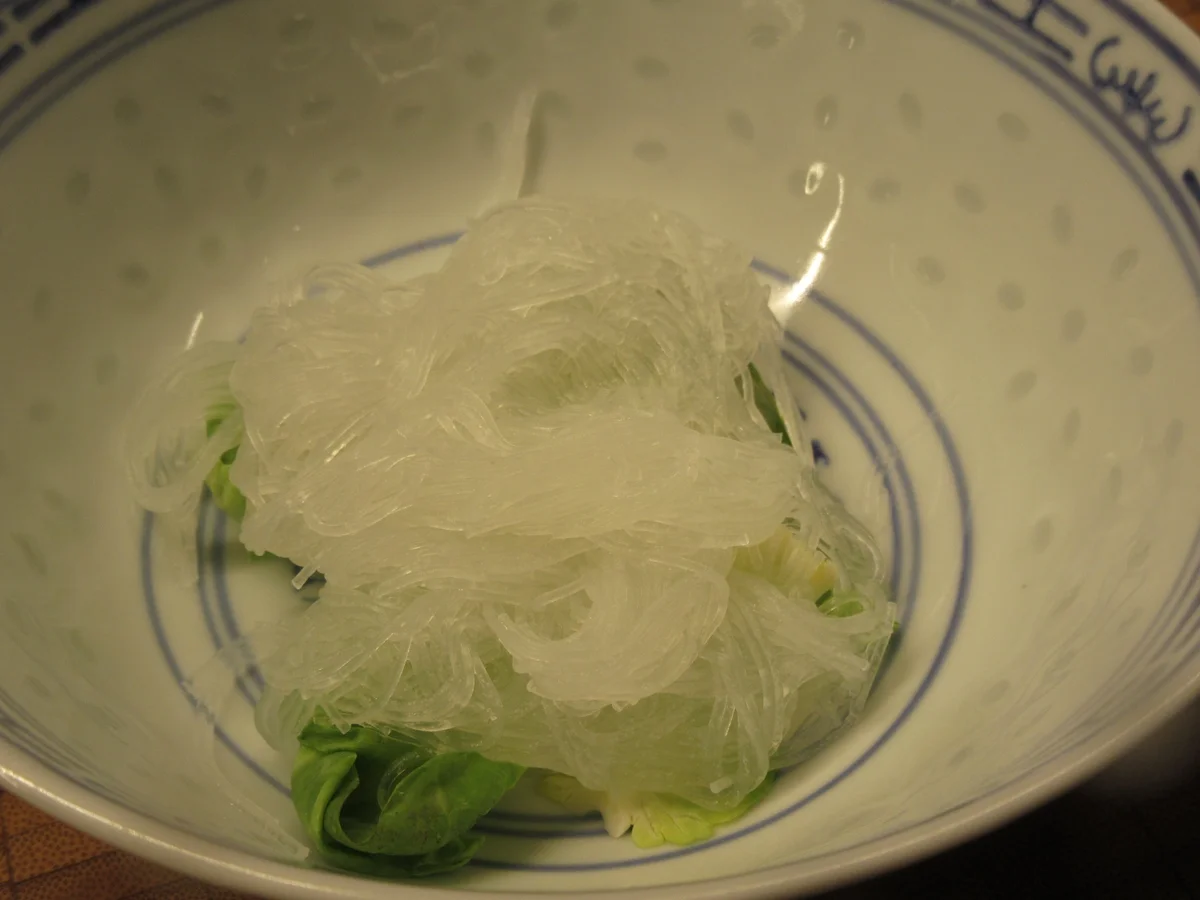 Rezept: Suppen: Rosenkohlsuppe mit Glasnudeln Bild Nr. 7211 Suppen: Rosenkohlsuppe mit Glasnudeln - Rezept - Bild Nr. 7211