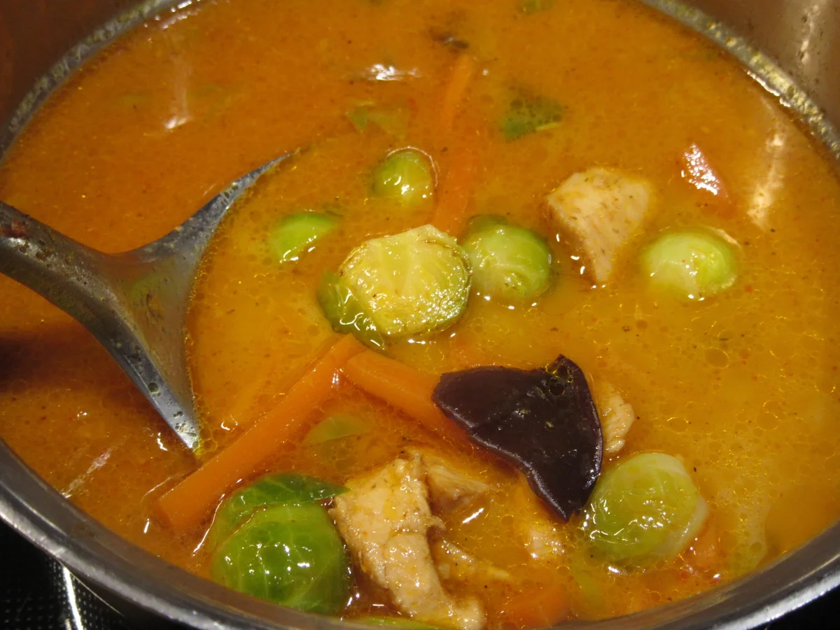 Rezept: Suppen: Rosenkohlsuppe mit Glasnudeln Bild Nr. 7212 Suppen: Rosenkohlsuppe mit Glasnudeln - Rezept - Bild Nr. 7212