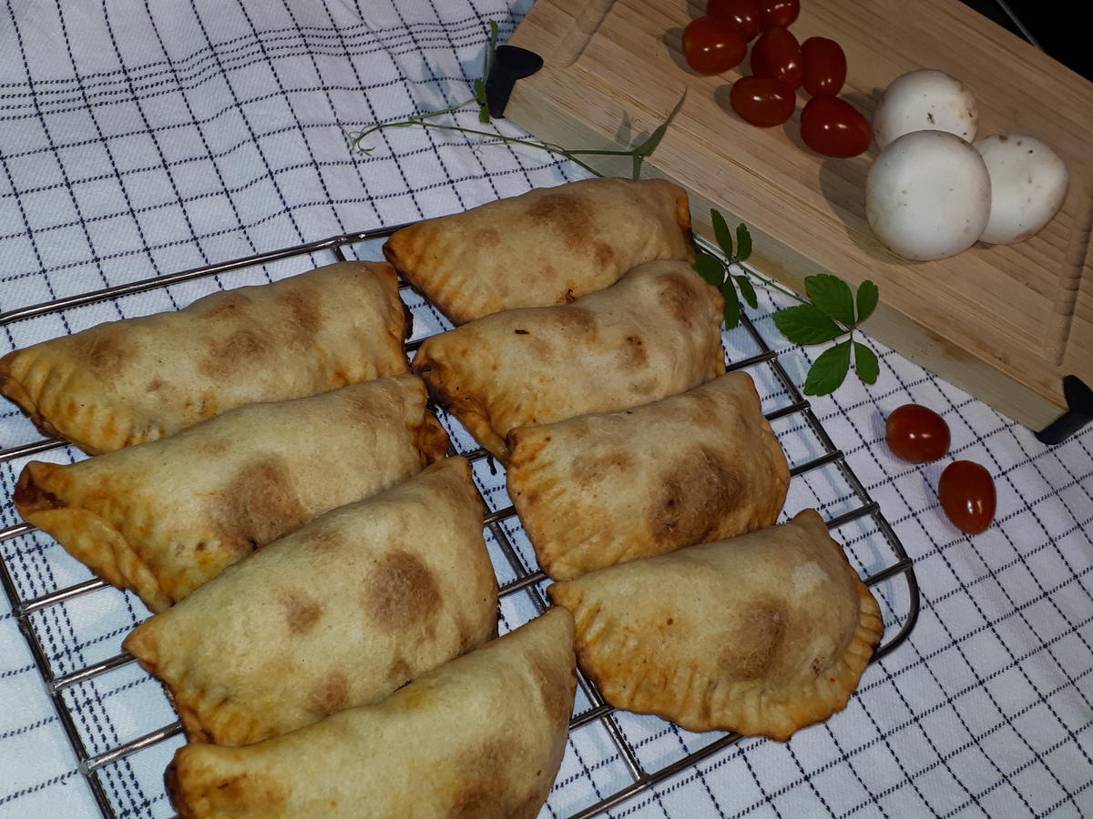 BiNe` S MINI CALZONE - Rezept - Bild Nr. 7205