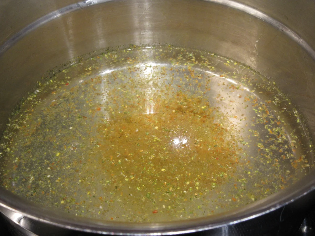 Rezept: Gemüse: "Nudeln" mit Pilzsoße Bild Nr. 7214 Gemüse: "Nudeln" mit Pilzsoße - Rezept - Bild Nr. 7214