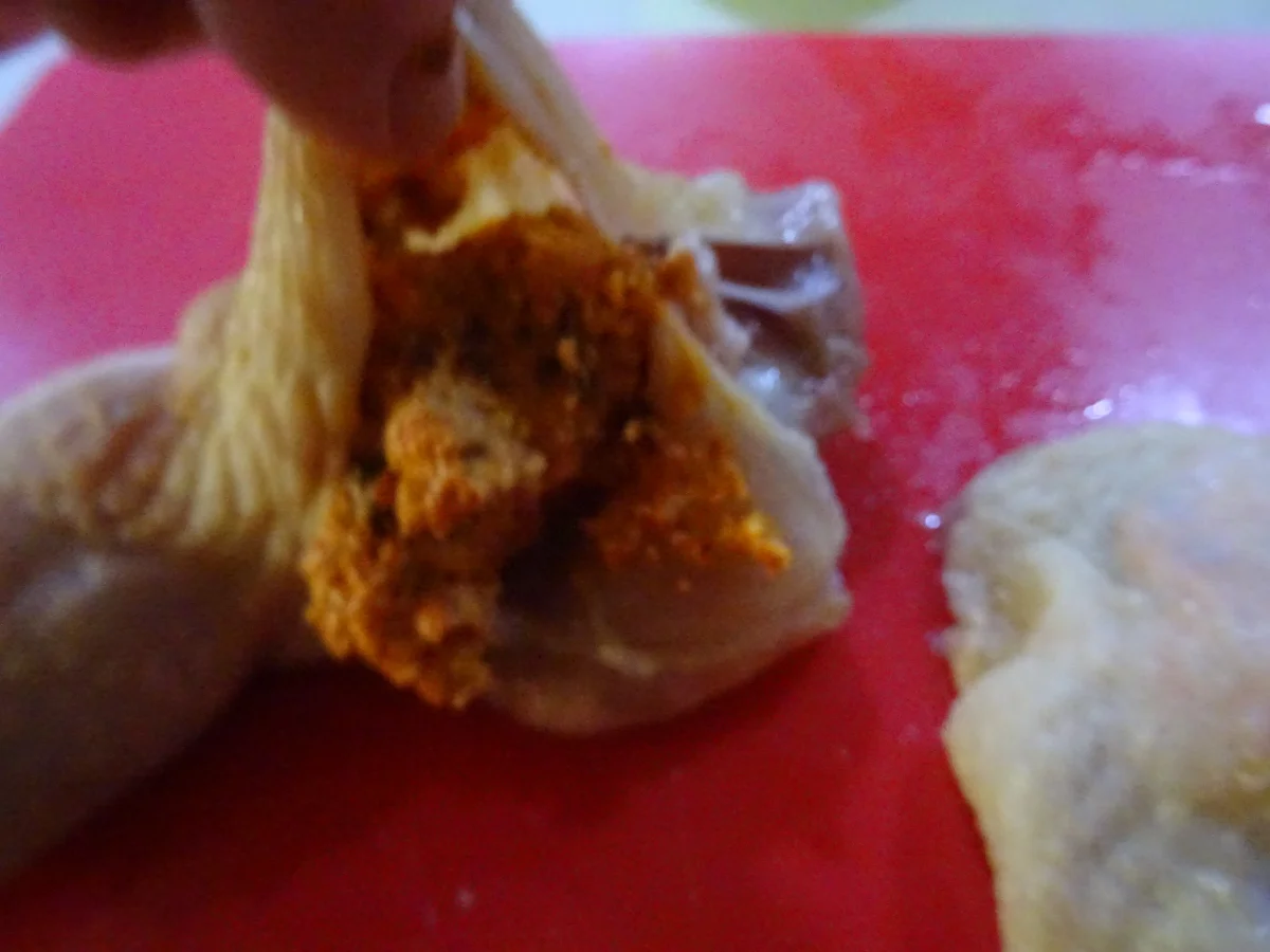 Hähnchenkeulen gefüllt, mit Paprikasoße und Peperonata - Rezept - Bild Nr. 7278