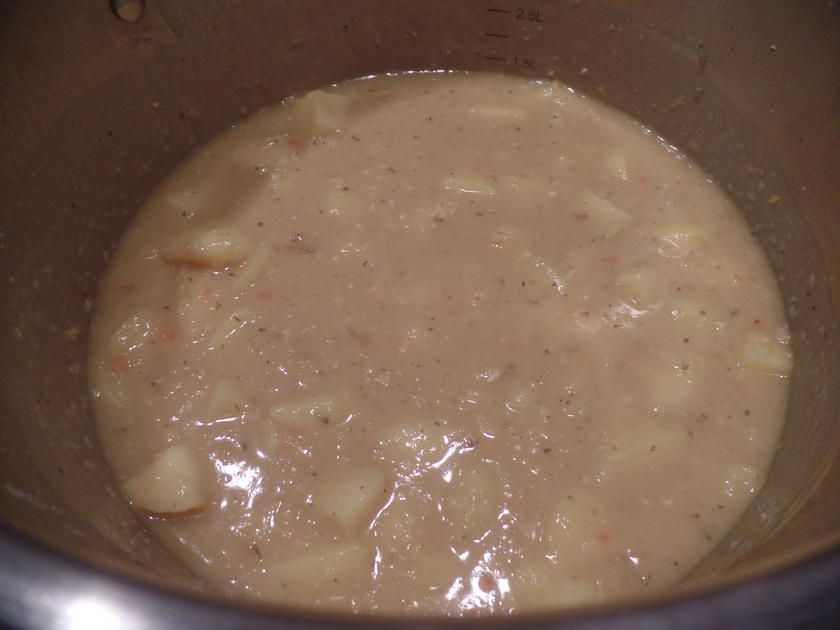 Kartoffel-Erbsen-Suppe mit Ei - Rezept mit Bild - kochbar.de