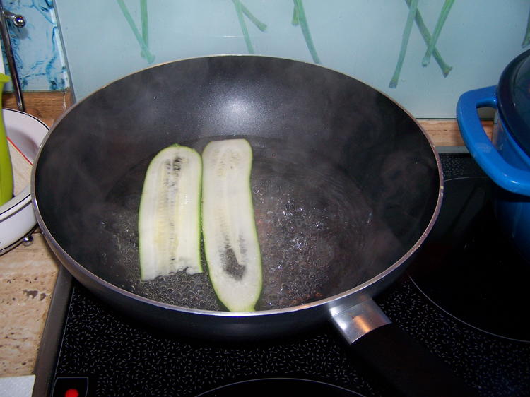 Seelachs Röllchen im Zucchini Mantel - einfach - von Schmetterling4