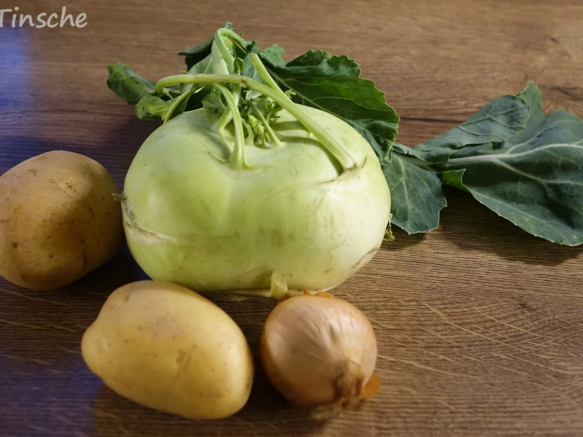 Rezept: Kohlrabi-Kartoffelsüppchen mit Käse Bild Nr. 2 Kohlrabi-Kartoffelsüppchen mit Käse - Rezept - Bild Nr. 2
