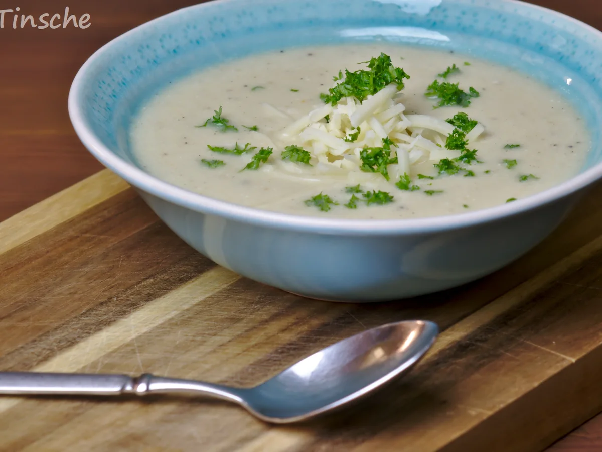 Rezept: Kohlrabi-Kartoffelsüppchen mit Käse Bild Nr. 4 Kohlrabi-Kartoffelsüppchen mit Käse - Rezept - Bild Nr. 4