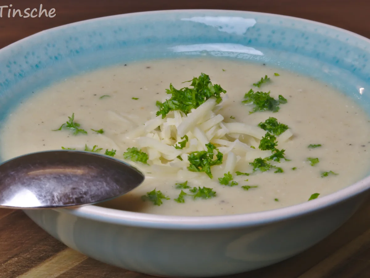 Rezept: Kohlrabi-Kartoffelsüppchen mit Käse Bild Nr. 6 Kohlrabi-Kartoffelsüppchen mit Käse - Rezept - Bild Nr. 6