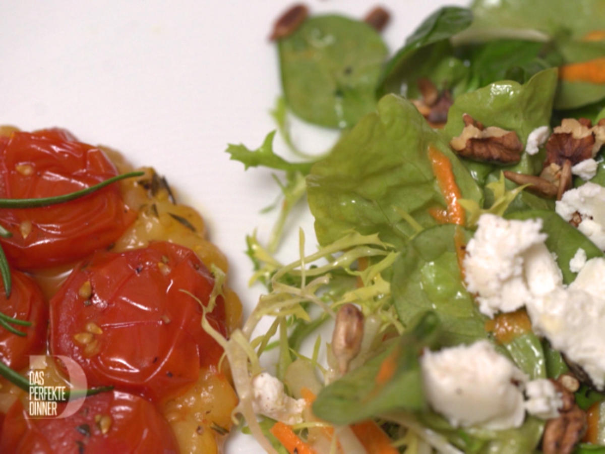 Tomaten-Tarte-Tatin mit Salat der Saison - Rezept - kochbar.de