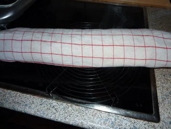 Rezept: Weihnachten: Advents-Biskuitrolle Bild Nr. 4 Weihnachten: Advents-Biskuitrolle - Rezept - Bild Nr. 4