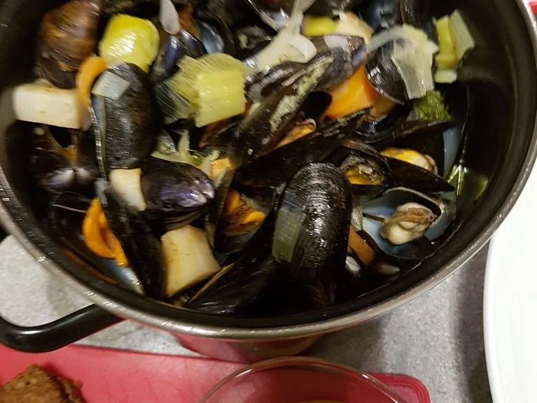 Miesmuscheln mit Weisswein und Knobi (rheinische Art) - Rezept - Bild Nr. 10