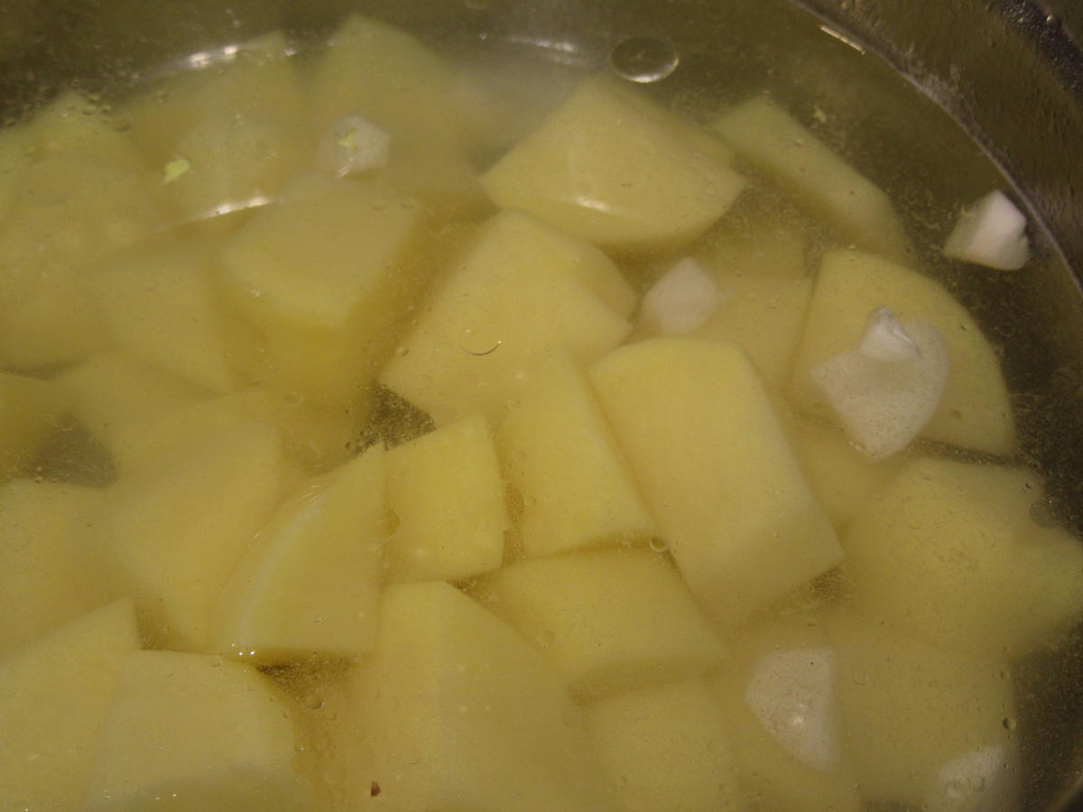 Kartoffeln: Rosenkohl-Kartoffelpüree auf Petersilienwurzelschaum - Rezept - Bild Nr. 7568