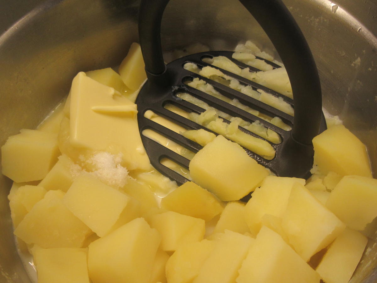 Kartoffeln: Rosenkohl-Kartoffelpüree auf Petersilienwurzelschaum - Rezept - Bild Nr. 7569