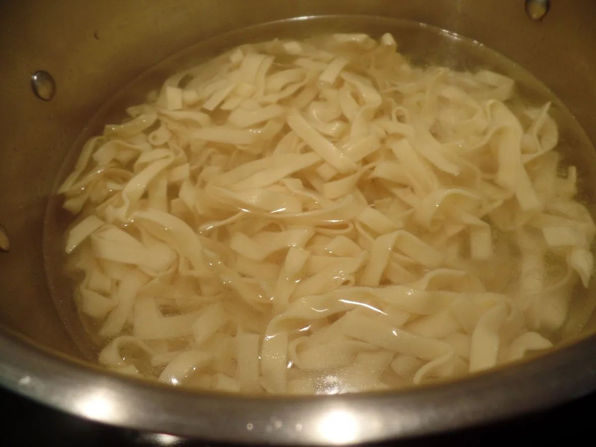 Nudeln mit Spinat-Pilzsauce  und Spiegelei... - Rezept - Bild Nr. 7567