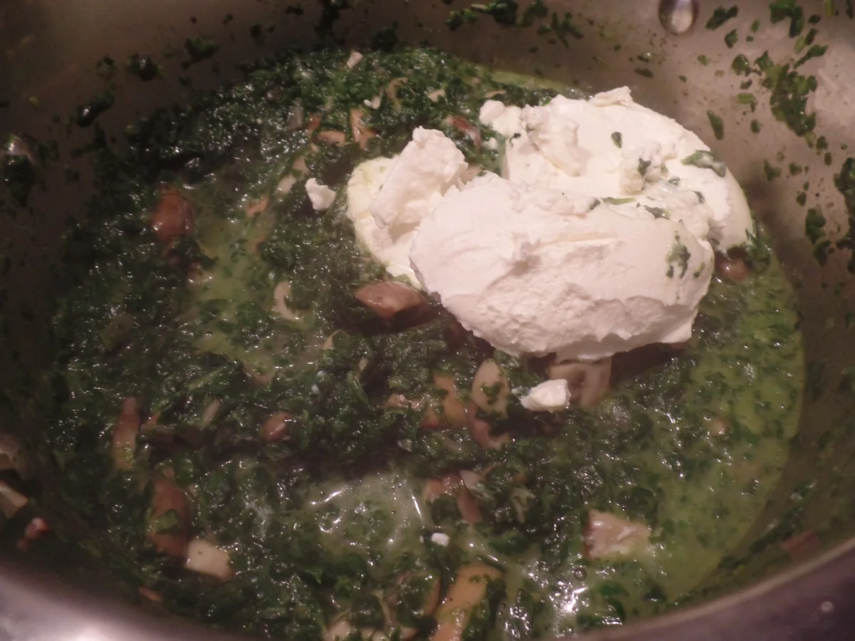 Nudeln mit Spinat-Pilzsauce  und Spiegelei... - Rezept - Bild Nr. 7575