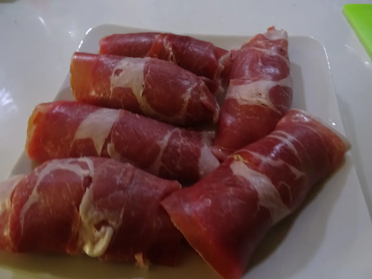 Kalbs-Involtini, Parmesan-Soße und Polenta-Sticks - Rezept - Bild Nr. 7574