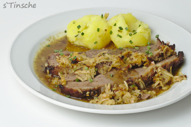 Rinderbrust geschmort in Cidre mit Meerrettich-Apfel-Kruste - Rezept ...