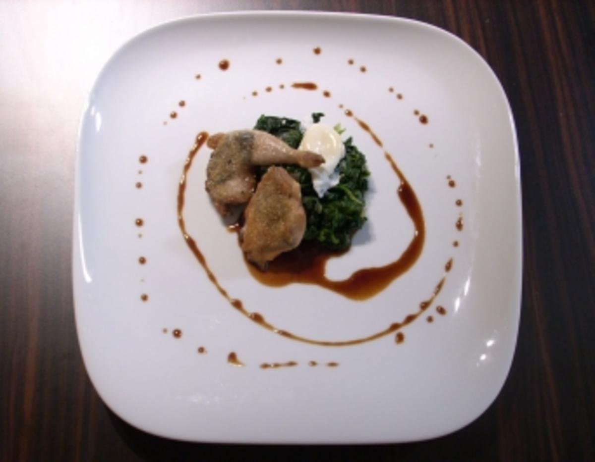 Wachtel an Trüffel auf Blattspinat mit pochiertem Wachtelei - Rezept ...