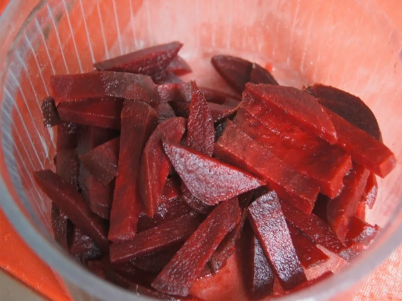 Regenbogenforelle mit Rote-Bete-Salat und gelben Drillingen - Rezept - Bild Nr. 7