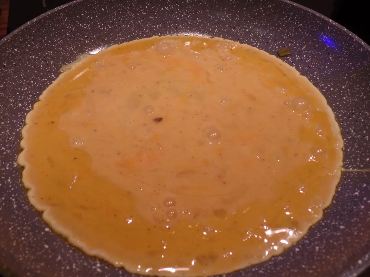 Rezept: Paprika-Rührei mit Feta und Frühlingszwiebeln Bild Nr. 7604 Paprika-Rührei mit Feta und Frühlingszwiebeln - Rezept - Bild Nr. 7604