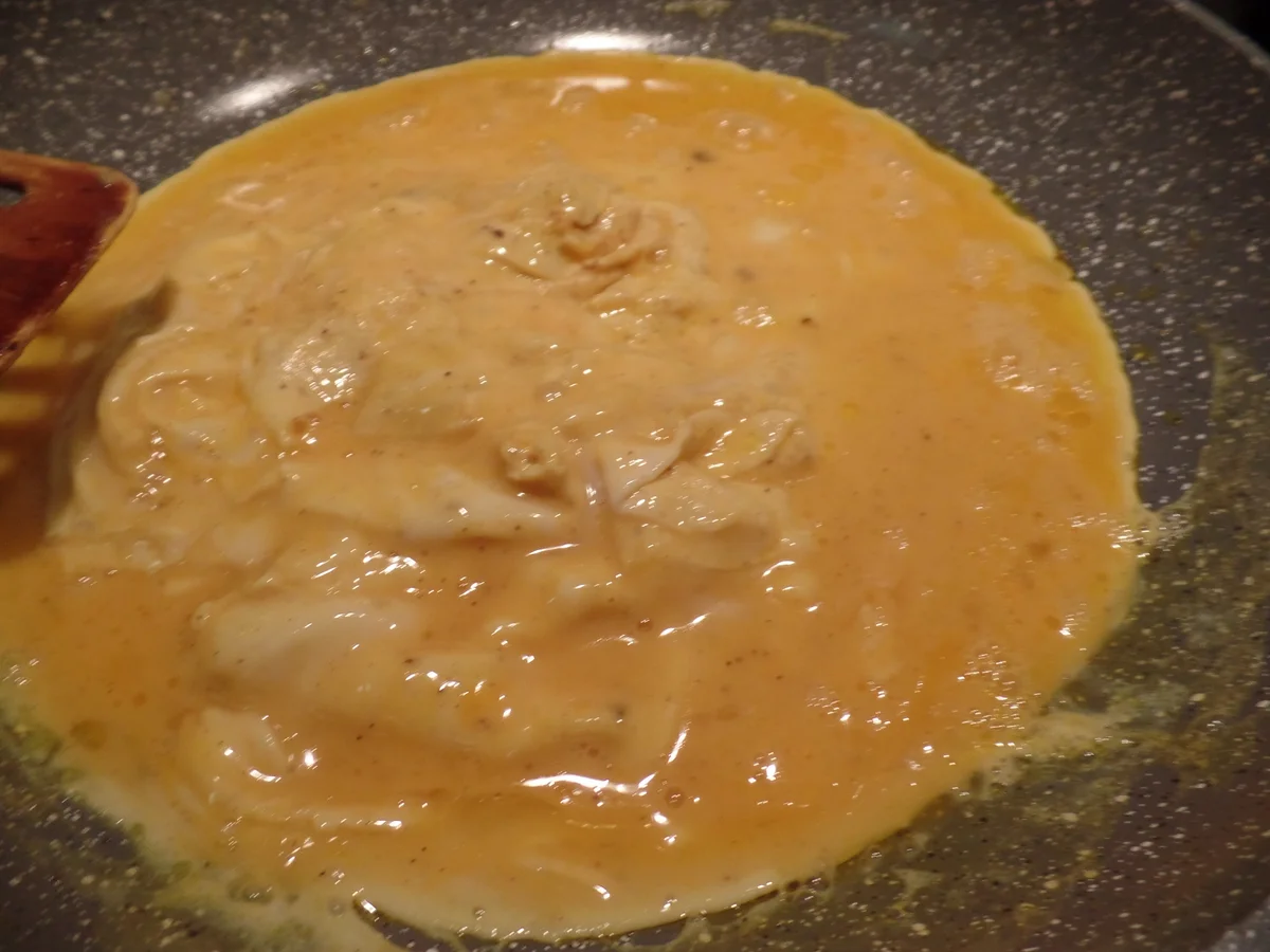 Rezept: Paprika-Rührei mit Feta und Frühlingszwiebeln Bild Nr. 7605 Paprika-Rührei mit Feta und Frühlingszwiebeln - Rezept - Bild Nr. 7605