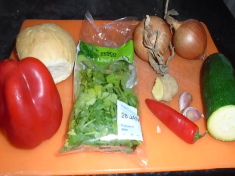 Pikante Rindermett Buletten mit Rotkohl, Pastinaken-Kartoffel-Stampf und Sauce - Rezept - Bild Nr. 3