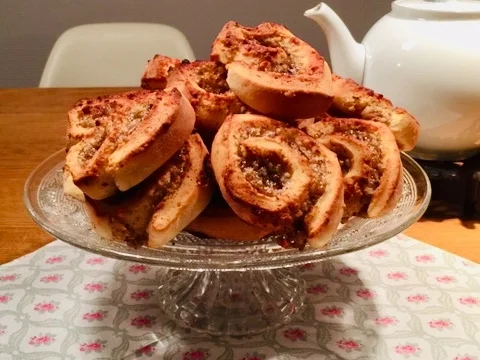 Rezept: Nuss-Schnecken - einfach und super lecker (ohne Ei) - 30 Stückchen Glück Bild Nr. 7619 Nuss-Schnecken - einfach und super lecker (ohne Ei) - 30 Stückchen Glück - Rezept - Bild Nr. 7619