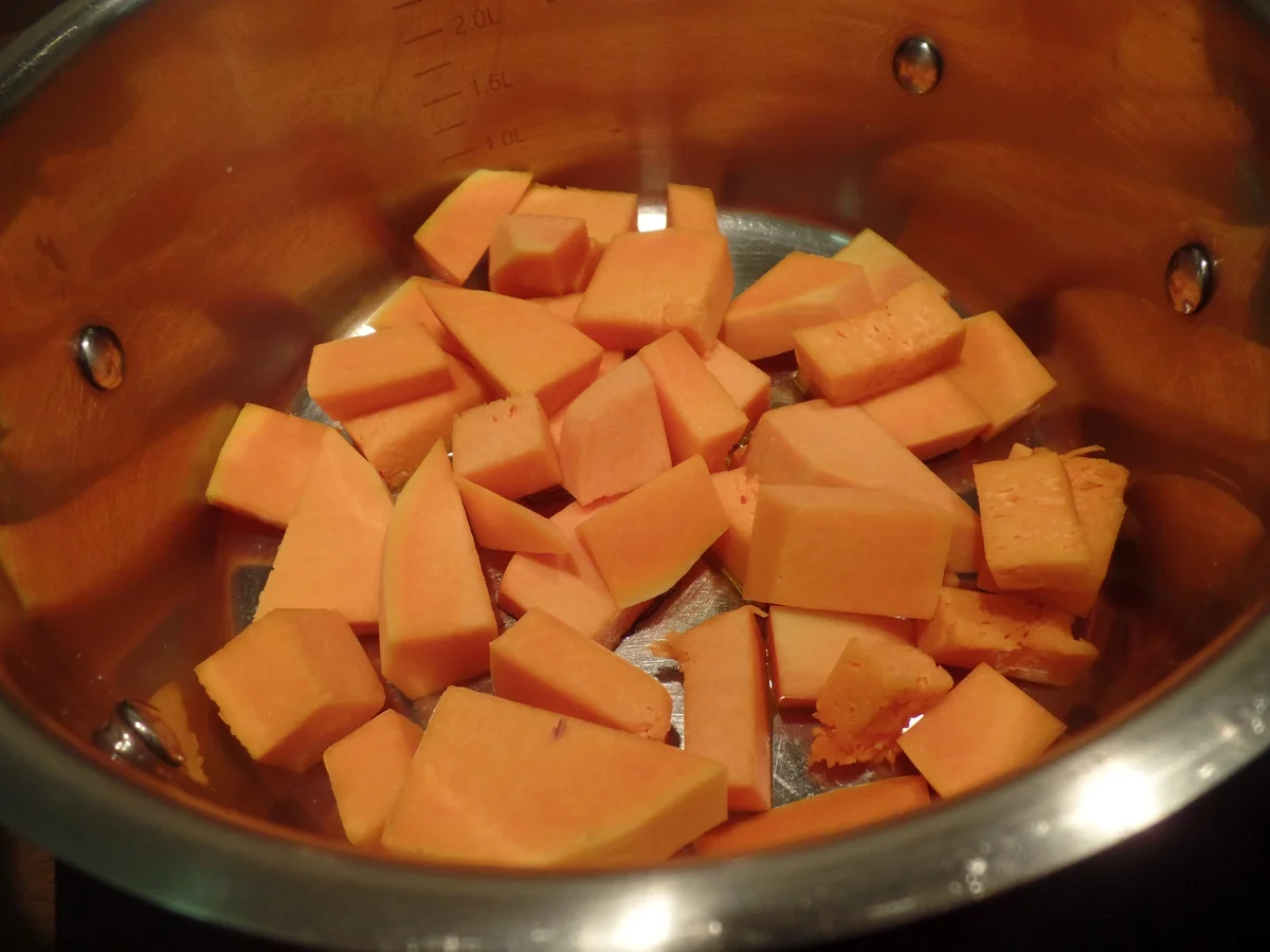 Rezept: Kürbis-Hackbällchen -Auflauf Bild Nr. 7620 Kürbis-Hackbällchen -Auflauf - Rezept - Bild Nr. 7620