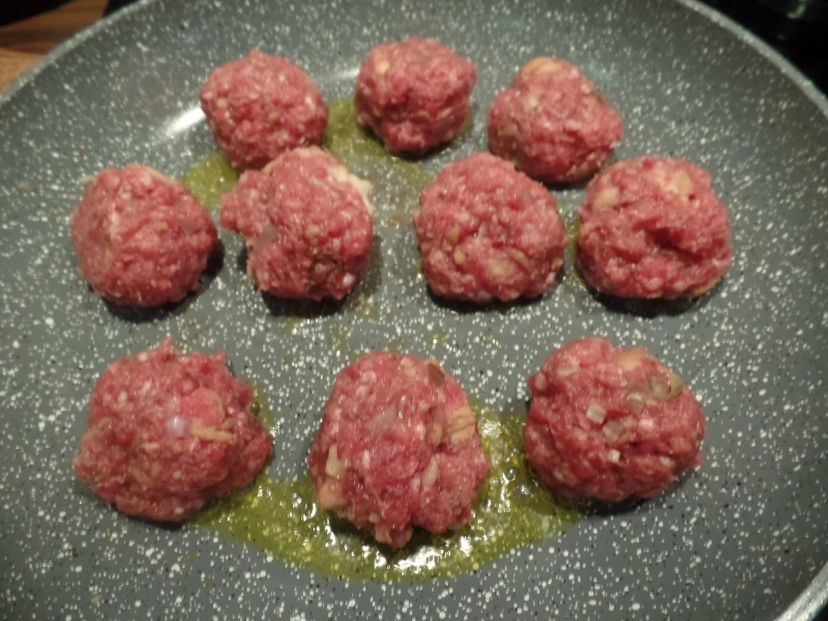 Rezept: Kürbis-Hackbällchen -Auflauf Bild Nr. 7629 Kürbis-Hackbällchen -Auflauf - Rezept - Bild Nr. 7629