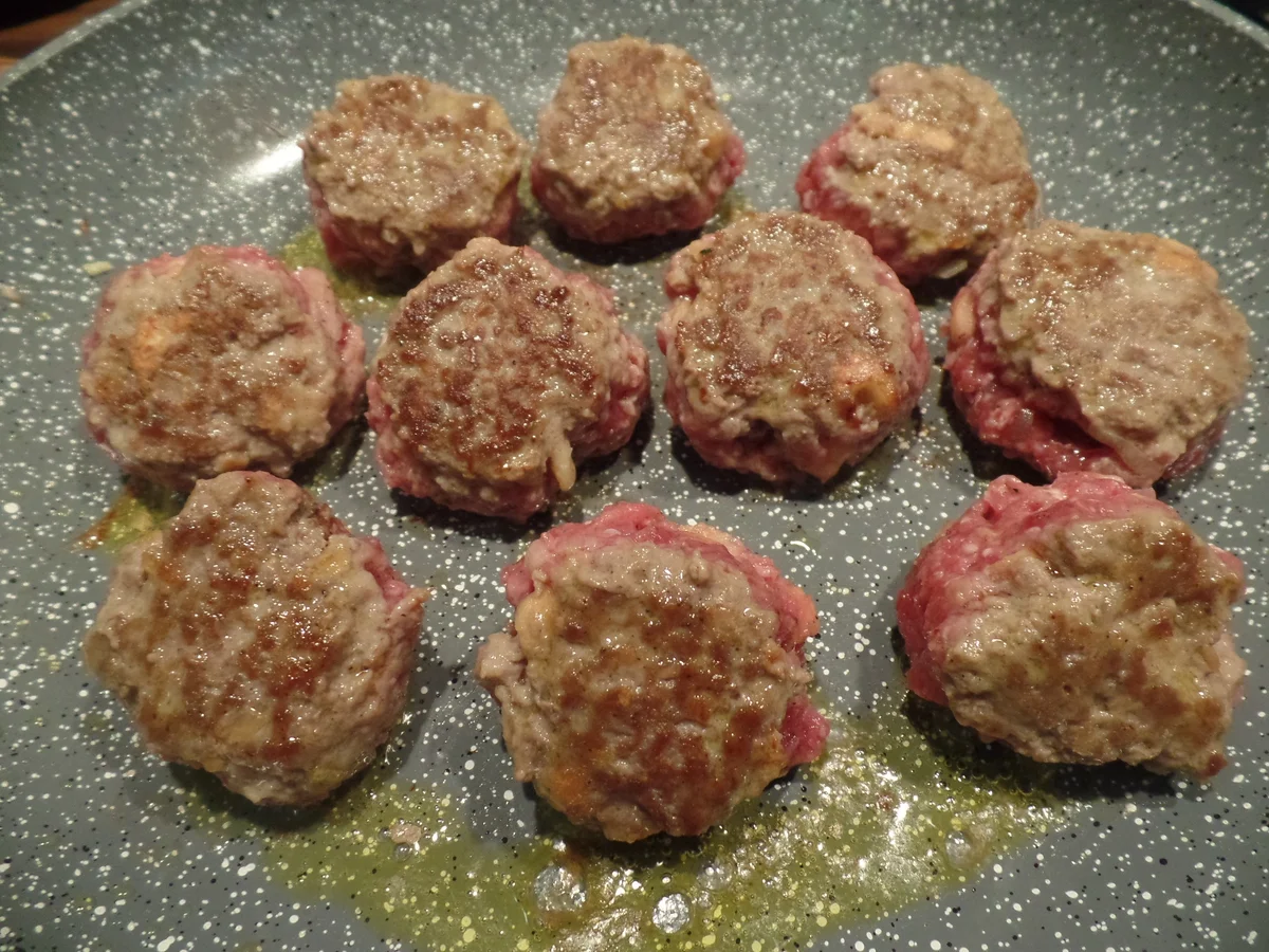 Rezept: Kürbis-Hackbällchen -Auflauf Bild Nr. 7630 Kürbis-Hackbällchen -Auflauf - Rezept - Bild Nr. 7630