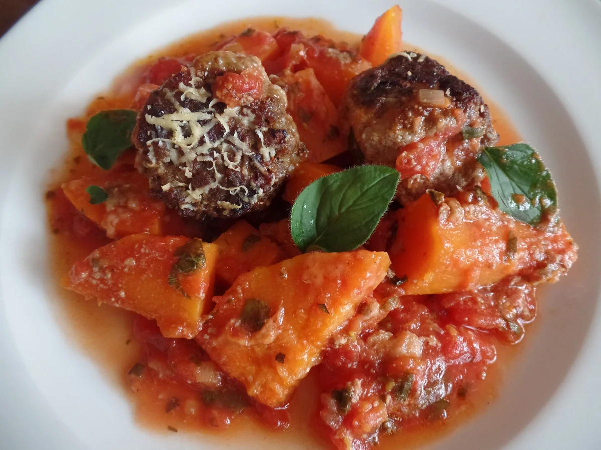 Rezept: Kürbis-Hackbällchen -Auflauf Bild Nr. 7634 Kürbis-Hackbällchen -Auflauf - Rezept - Bild Nr. 7634