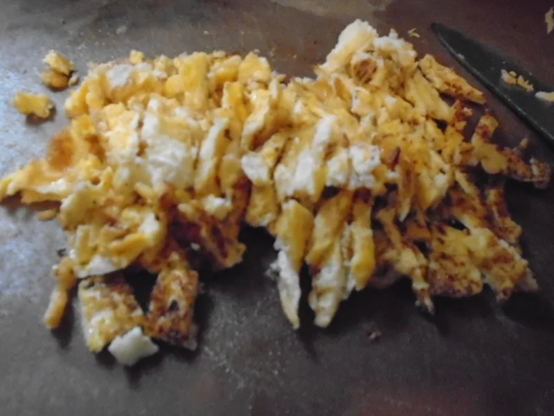 Rezept: Chinesische Bratnudeln mit Knusper-Schnitzelchen und Chinakohl Salat Bild Nr. 7 Chinesische Bratnudeln mit Knusper-Schnitzelchen und Chinakohl Salat - Rezept - Bild Nr. 7