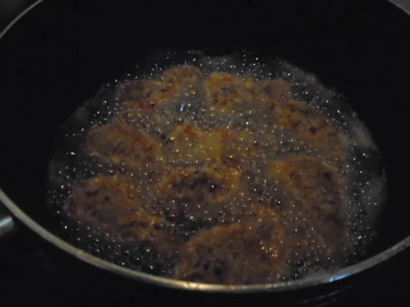 Rezept: Chinesische Bratnudeln mit Knusper-Schnitzelchen und Chinakohl Salat Bild Nr. 20 Chinesische Bratnudeln mit Knusper-Schnitzelchen und Chinakohl Salat - Rezept - Bild Nr. 20