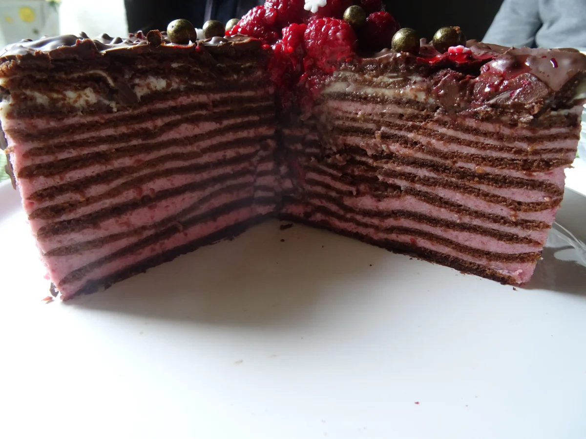 Rezept: Himbeer-Schoko-Schicht-Torte Bild Nr. 7619 Himbeer-Schoko-Schicht-Torte - Rezept - Bild Nr. 7619