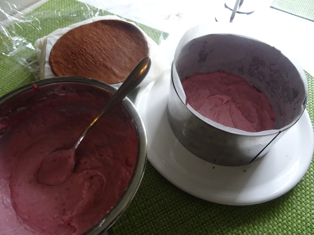 Rezept: Himbeer-Schoko-Schicht-Torte Bild Nr. 7623 Himbeer-Schoko-Schicht-Torte - Rezept - Bild Nr. 7623