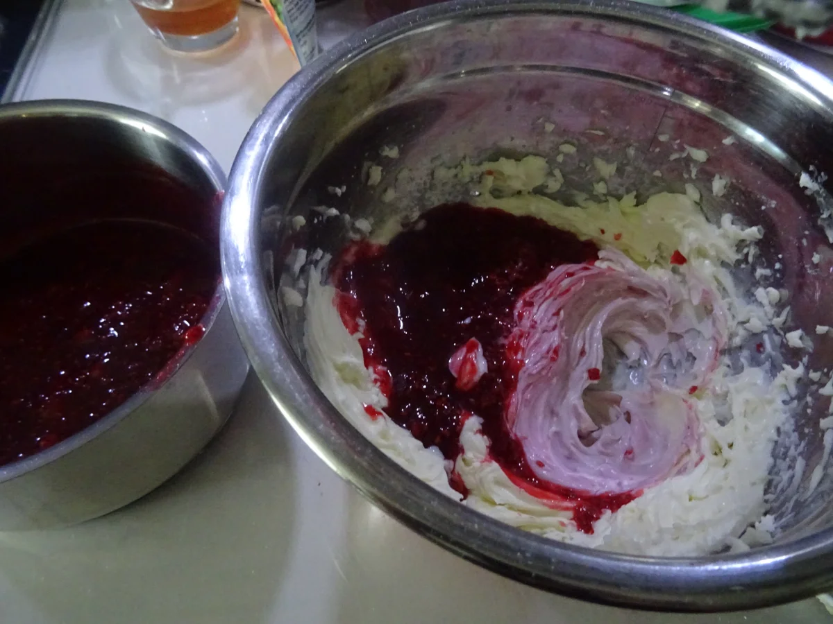 Rezept: Himbeer-Schoko-Schicht-Torte Bild Nr. 7625 Himbeer-Schoko-Schicht-Torte - Rezept - Bild Nr. 7625